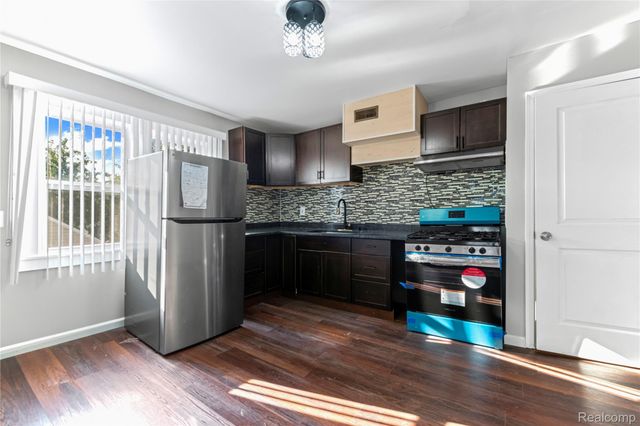 8419 Paige Avenue, Warren, MI 48089