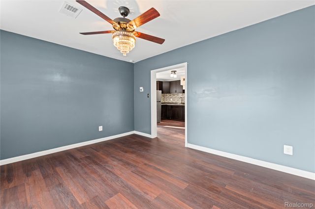 8419 Paige Avenue, Warren, MI 48089