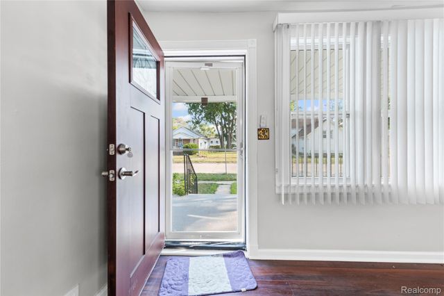 8419 Paige Avenue, Warren, MI 48089