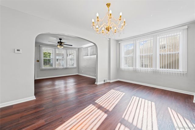 8419 Paige Avenue, Warren, MI 48089