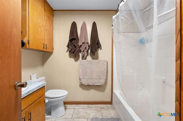 4025 County Road 284, Harwood, TX 78632