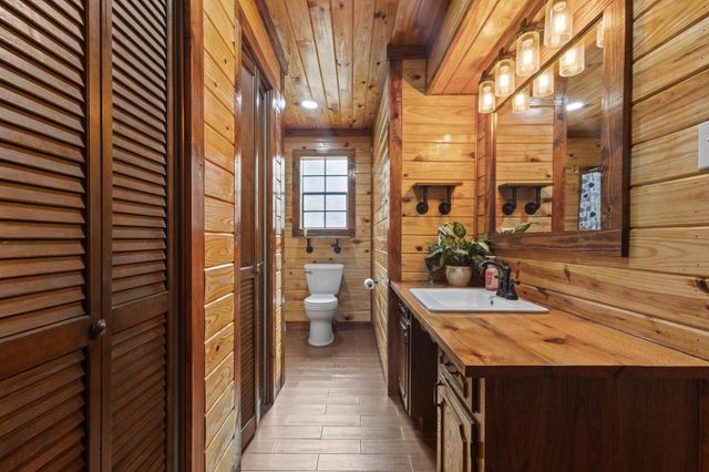 1938 County Road 1520, Warren, TX 77664