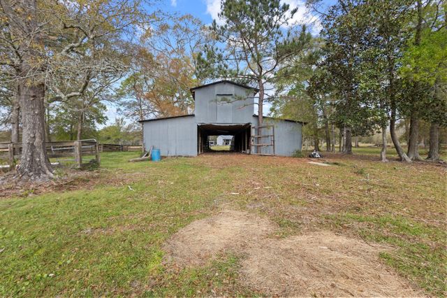 1938 County Road 1520, Warren, TX 77664