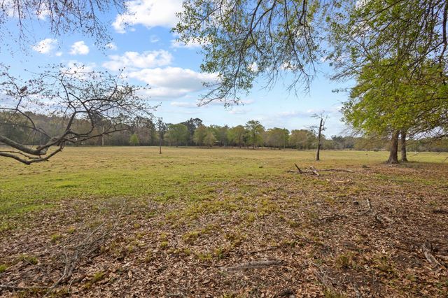 1938 County Road 1520, Warren, TX 77664