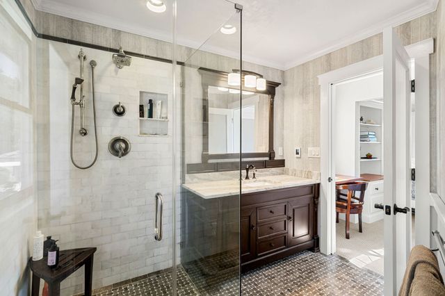 425 Main St, Amesbury, MA 01913
