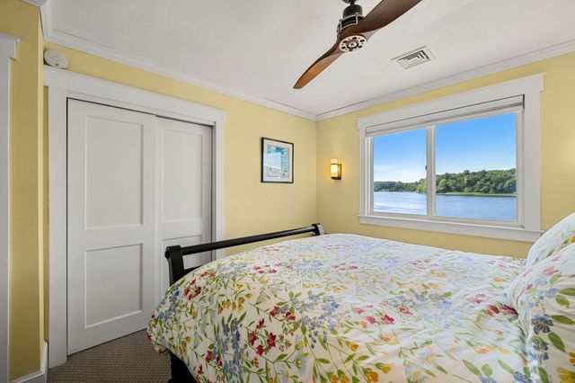 425 Main St, Amesbury, MA 01913