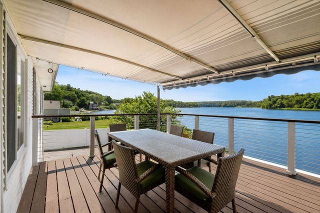 425 Main St, Amesbury, MA 01913