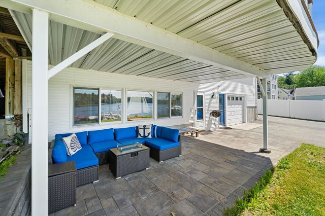 425 Main St, Amesbury, MA 01913