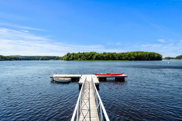 425 Main St, Amesbury, MA 01913