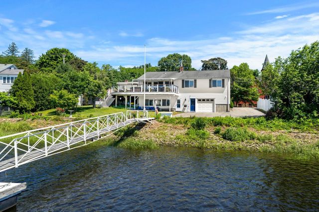 425 Main St, Amesbury, MA 01913