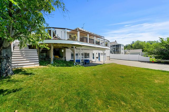 425 Main St, Amesbury, MA 01913