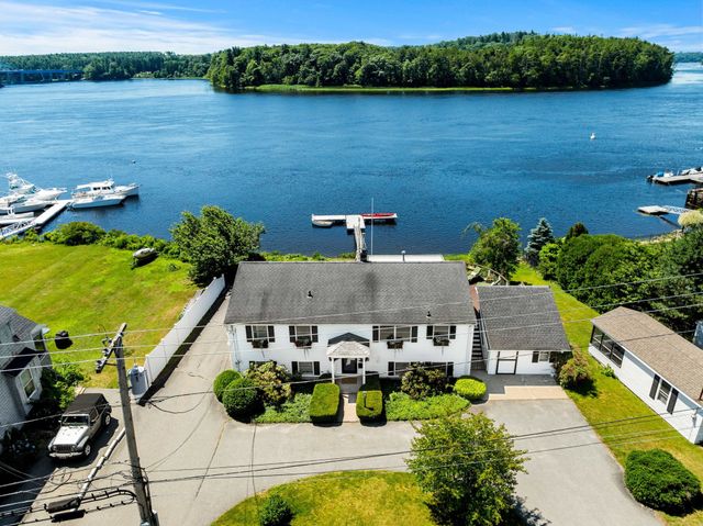 425 Main St, Amesbury, MA 01913