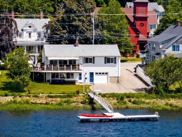 425 Main St, Amesbury, MA 01913