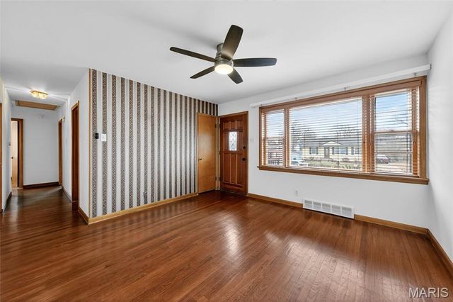 10845 Vargas Drive, St Louis, MO 63123