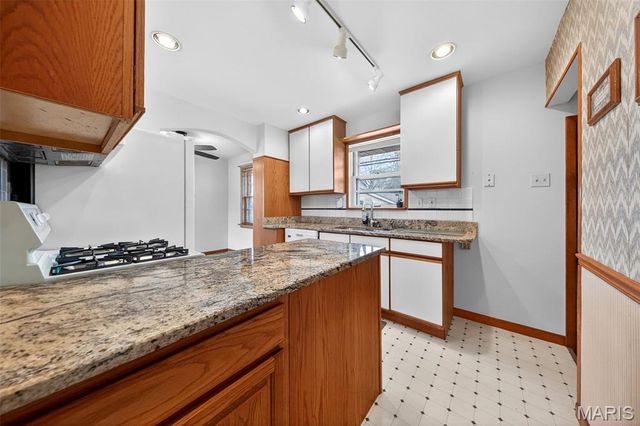 10845 Vargas Drive, St Louis, MO 63123