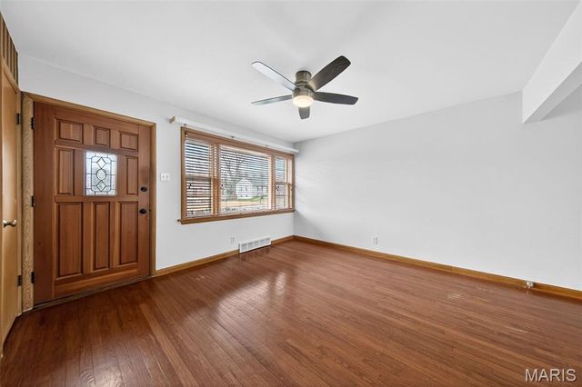 10845 Vargas Drive, St Louis, MO 63123