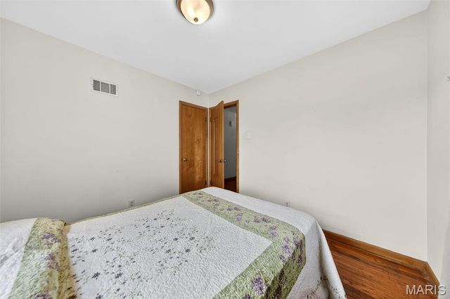 10845 Vargas Drive, St Louis, MO 63123