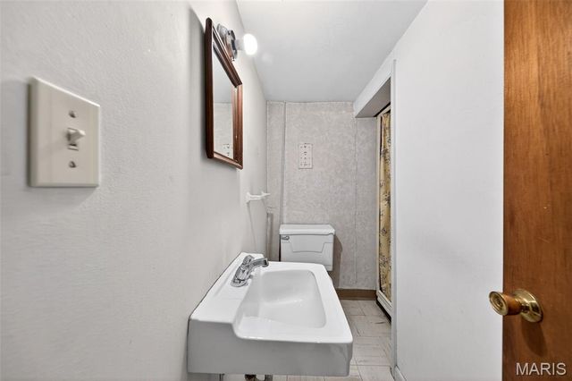 10845 Vargas Drive, St Louis, MO 63123