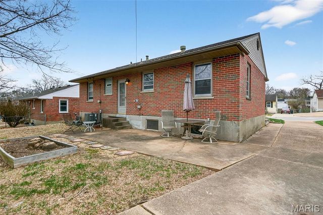 10845 Vargas Drive, St Louis, MO 63123