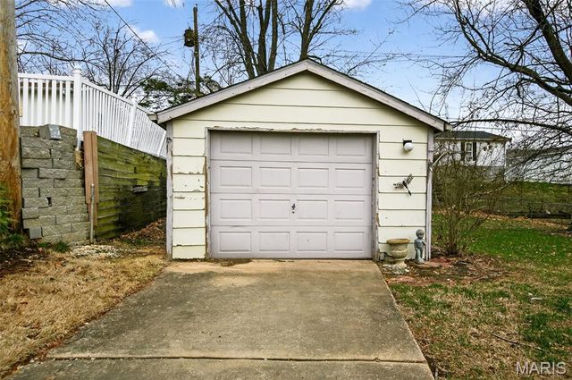 10845 Vargas Drive, St Louis, MO 63123