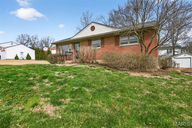 10845 Vargas Drive, St Louis, MO 63123