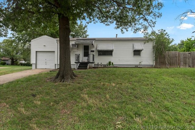 7104 E 8th Street, Tulsa, OK 74112