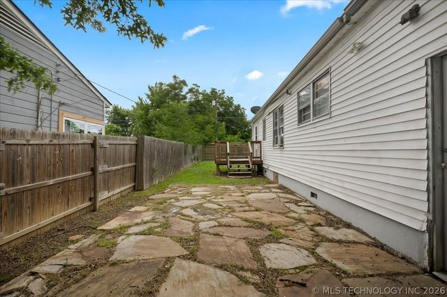 7104 E 8th Street, Tulsa, OK 74112