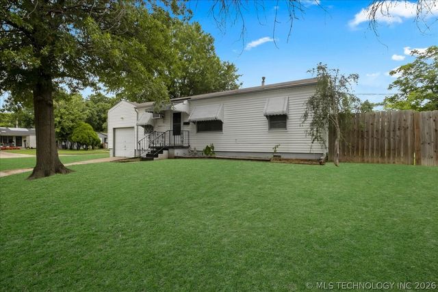 7104 E 8th Street, Tulsa, OK 74112