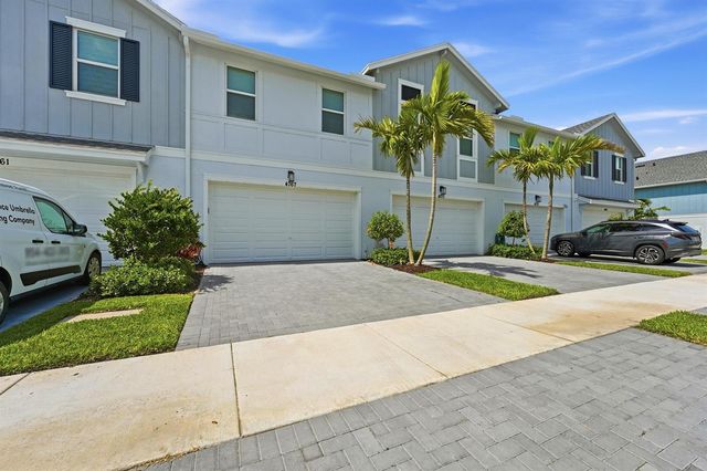 4767 N Longwood Lake Square, Westlake, FL 33470
