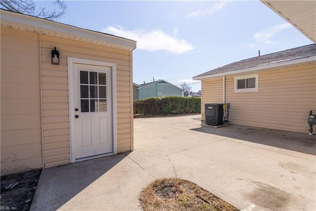 2924 Smithfield RD, Portsmouth, VA 23702