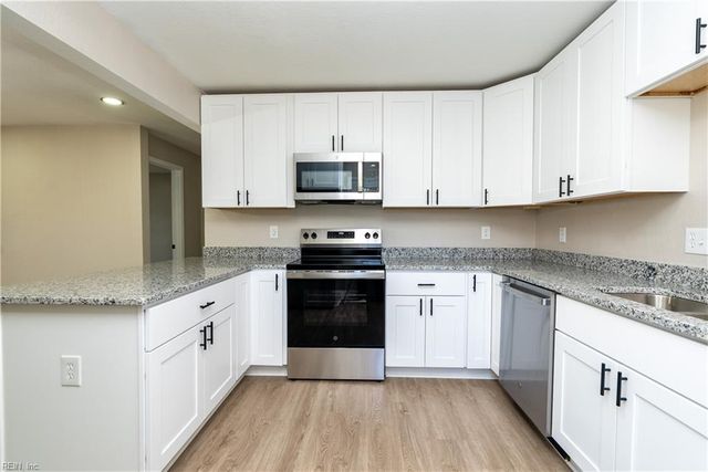 2924 Smithfield RD, Portsmouth, VA 23702