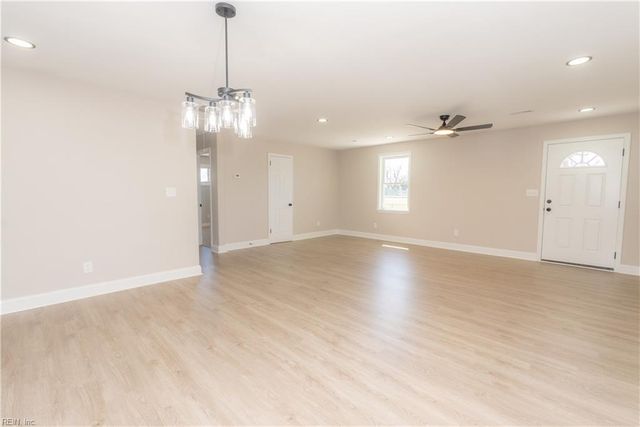 2924 Smithfield RD, Portsmouth, VA 23702