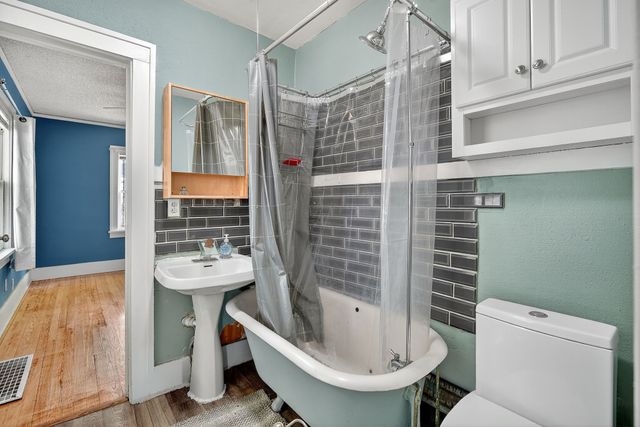 2523 Prospect Road, Des Moines, IA 50310