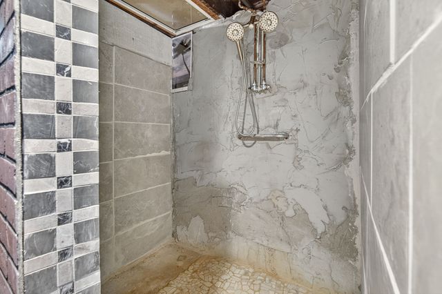 2523 Prospect Road, Des Moines, IA 50310