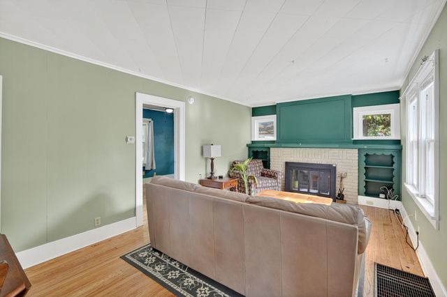 2523 Prospect Road, Des Moines, IA 50310