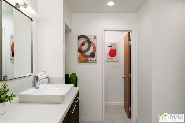 588 E San Lorenzo Road 206, Palm Springs, CA 92264