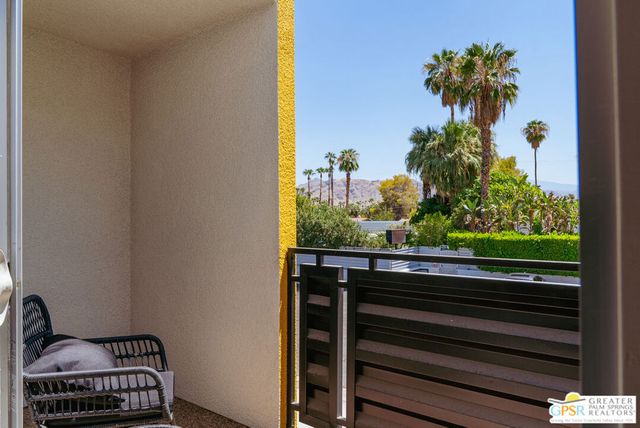 588 E San Lorenzo Road 206, Palm Springs, CA 92264