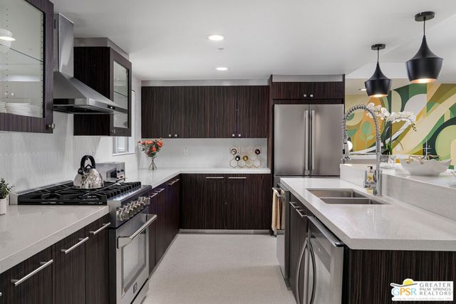 588 E San Lorenzo Road 206, Palm Springs, CA 92264