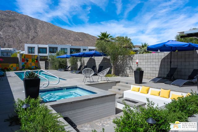 588 E San Lorenzo Road 206, Palm Springs, CA 92264