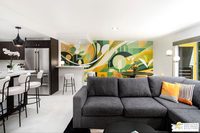 588 E San Lorenzo Road 206, Palm Springs, CA 92264