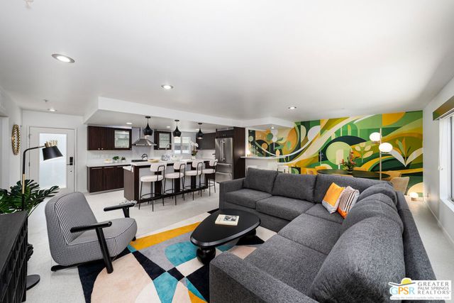 588 E San Lorenzo Road 206, Palm Springs, CA 92264