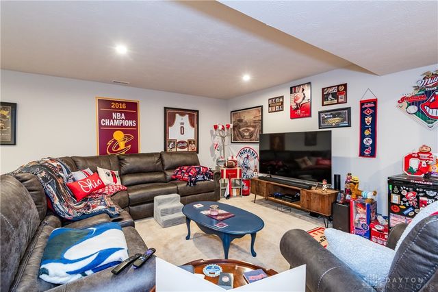 2780 Riverstone Drive, Xenia, OH 45385