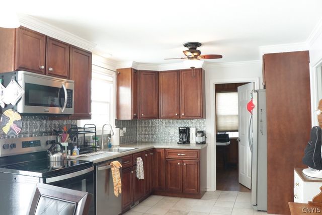 203 Crestwood Drive, Salina, NY 13212