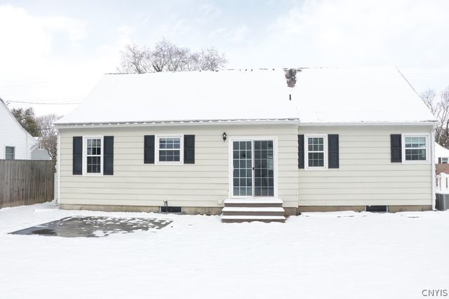 203 Crestwood Drive, Salina, NY 13212