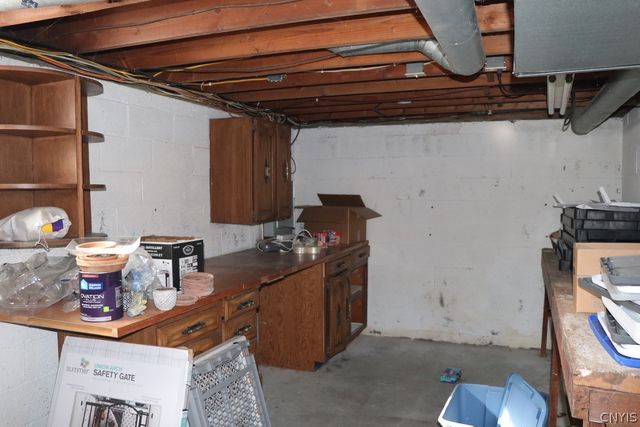 203 Crestwood Drive, Salina, NY 13212