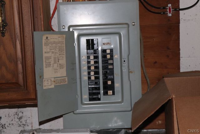 203 Crestwood Drive, Salina, NY 13212