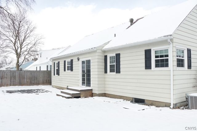 203 Crestwood Drive, Salina, NY 13212