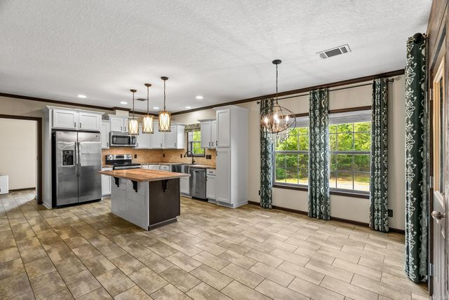 1225 Stony Point Road, Houston, AR 72070