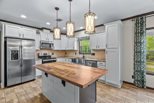 1225 Stony Point Road, Houston, AR 72070