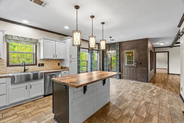 1225 Stony Point Road, Houston, AR 72070